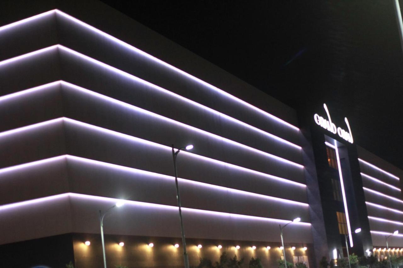 Az Hotels Grand Oran Es Senia 外观 照片