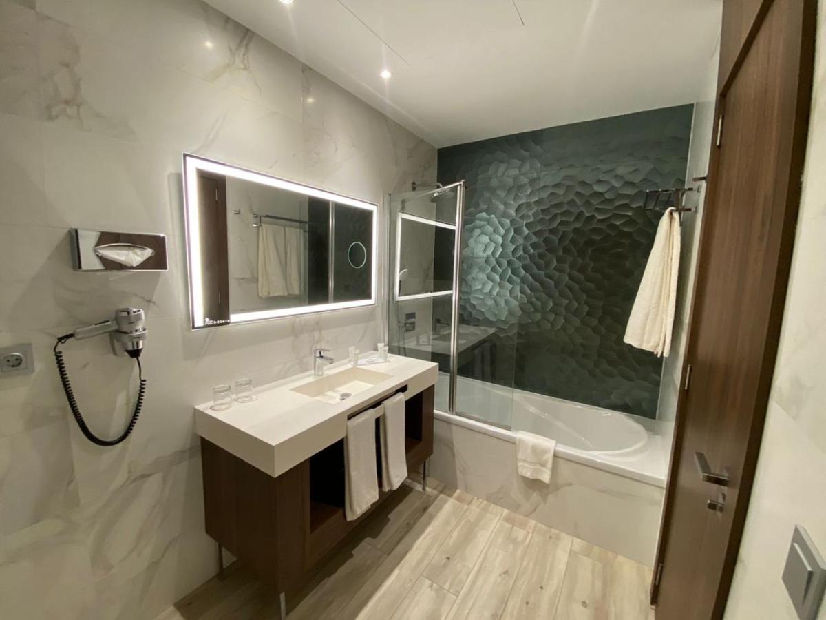 Az Hotels Grand Oran Es Senia 外观 照片