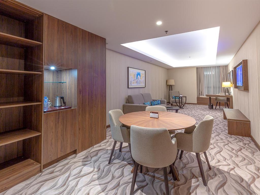 Az Hotels Grand Oran Es Senia 外观 照片
